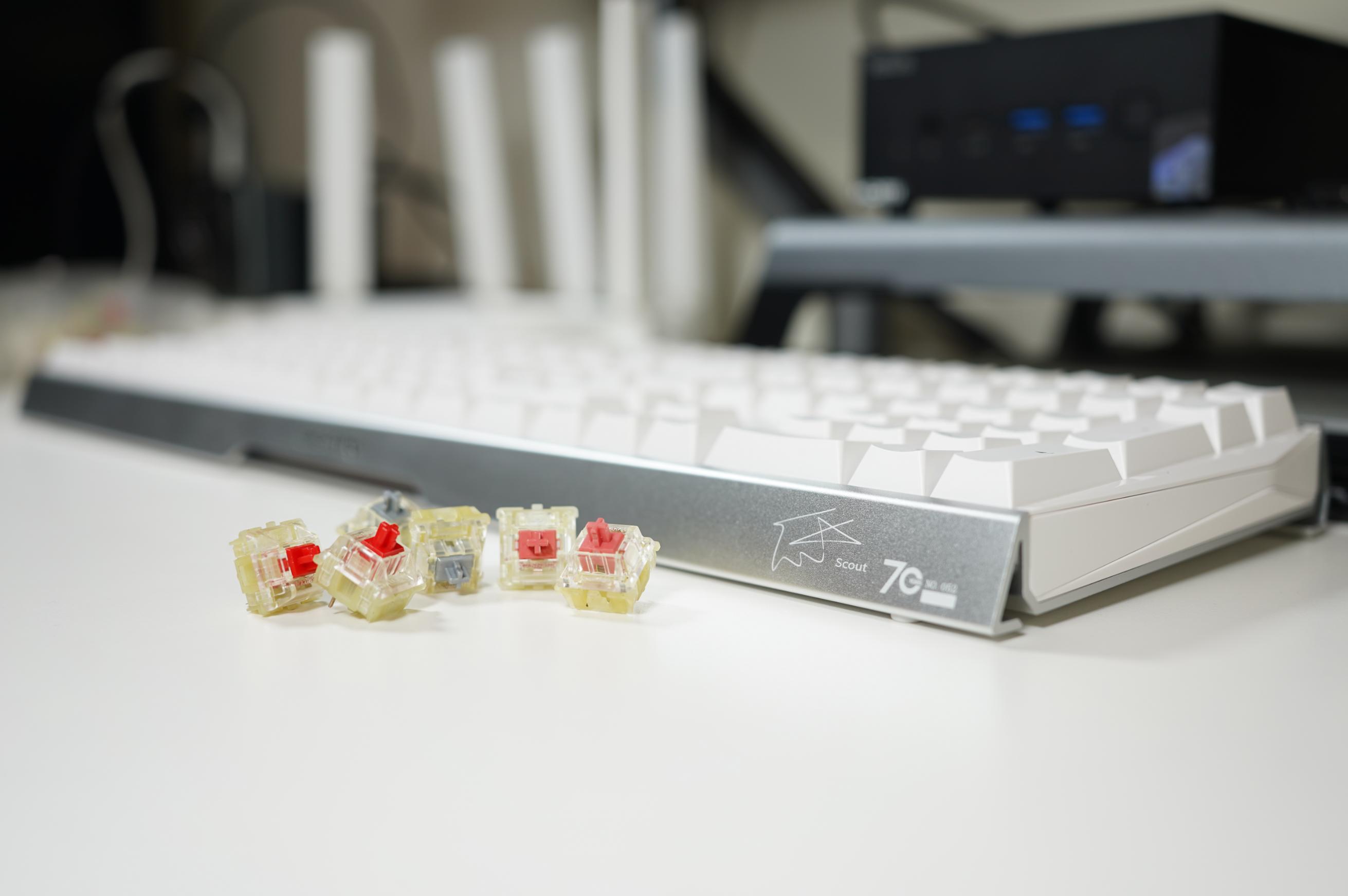 cherry轴入门机械键盘推荐,cherry键盘银轴和茶轴对比