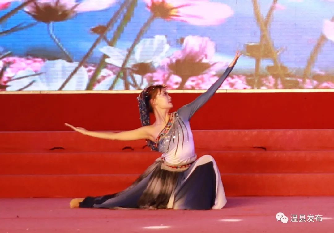 来了，当之无愧的“领舞者”！