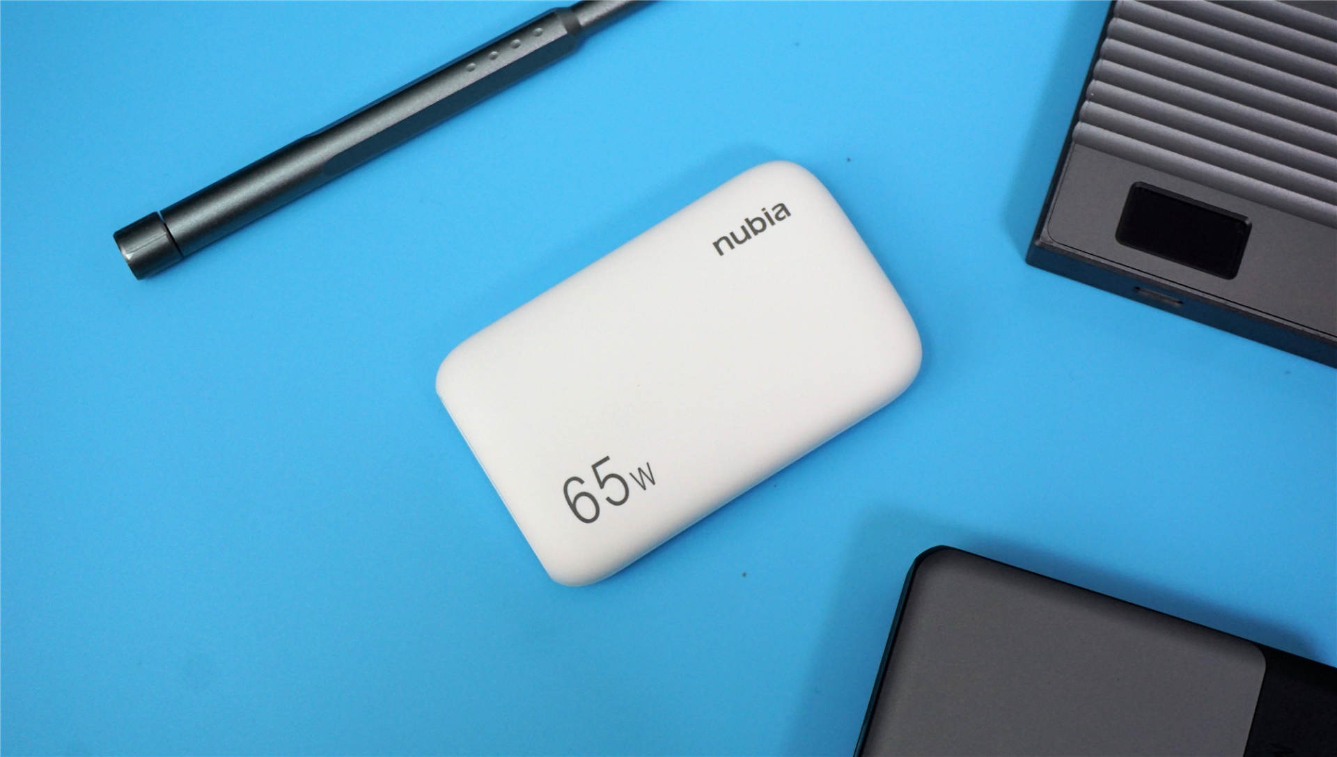 努比亚65W氮化镓充电器测评,努比亚65W快充头测评