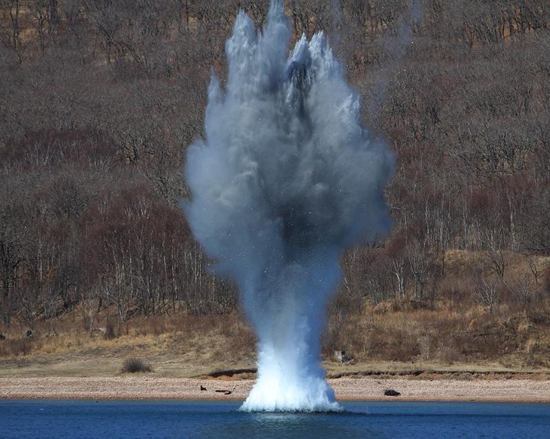 中国星空迷彩军服图片,中国21式迷彩服对比美式军服