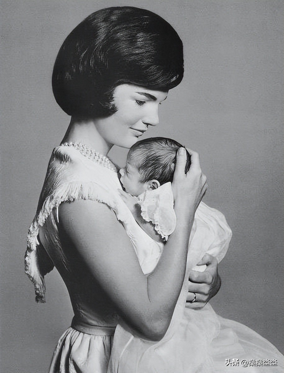 美貌杰奎琳,肯尼迪老婆杰奎琳与过去划清界限