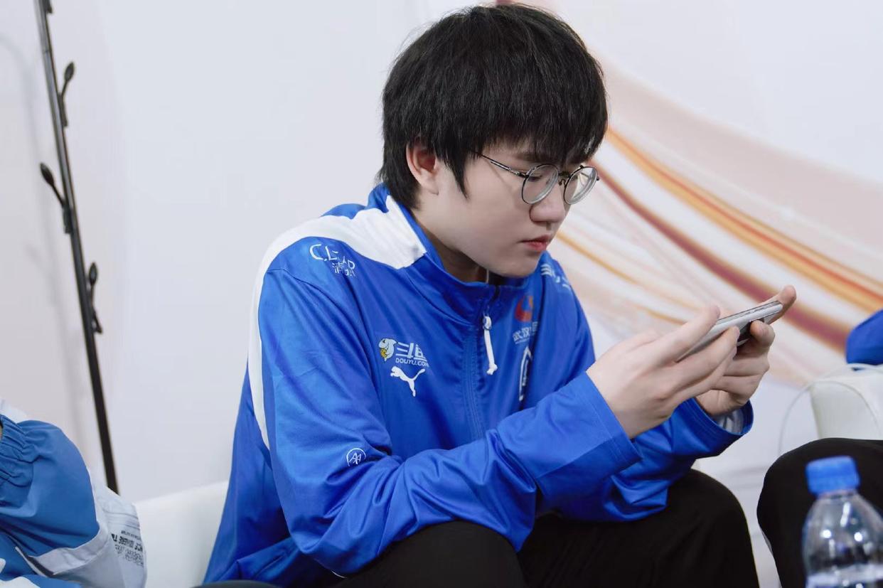 estarpro易峥和他的四个fmvp队友,武汉estar易峥有fmvp吗