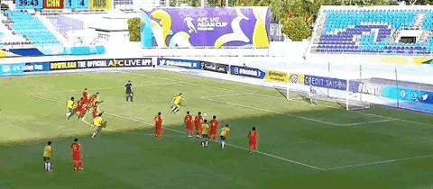 宁可站着死也不躺着活,杨晨04年亚洲杯