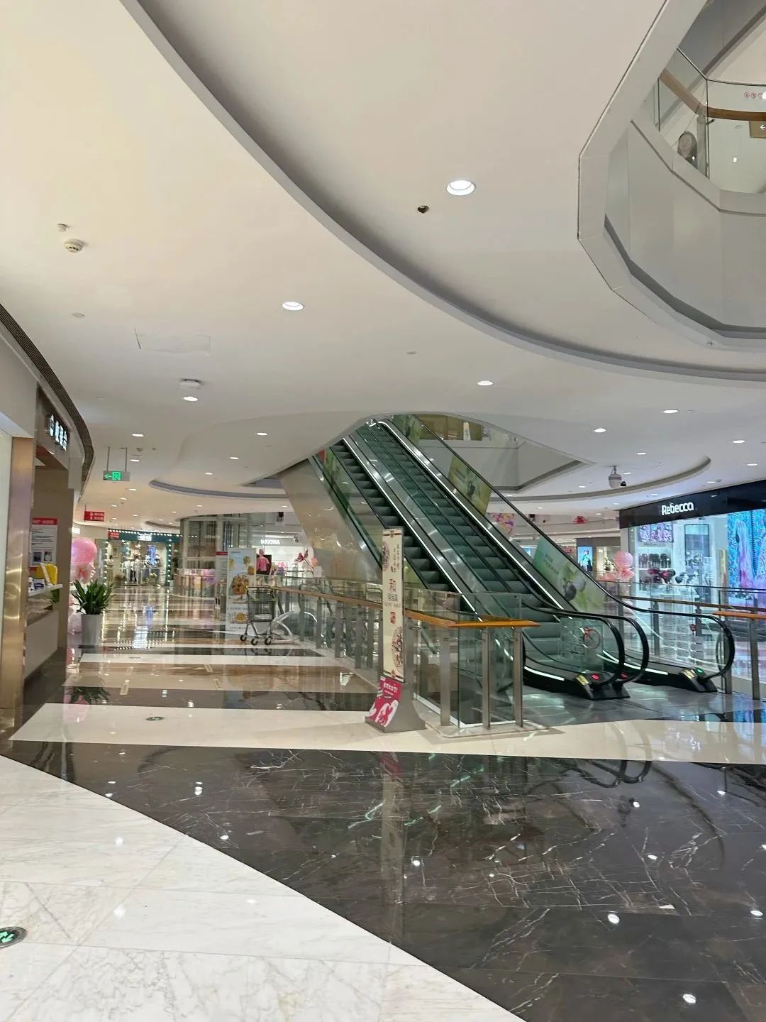 和弟媳一块儿逛街,和弟媳一起逛街