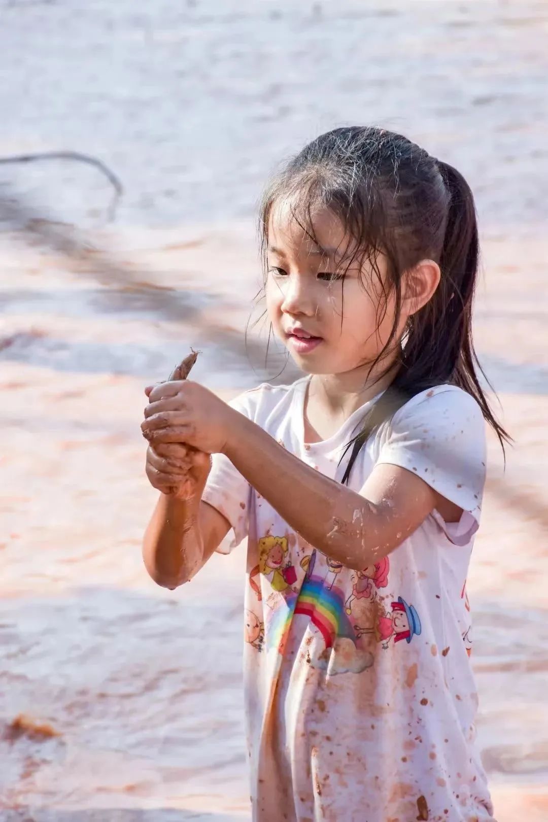 下雨天带小孩可以这样玩,下雨天可以带孩子去哪玩