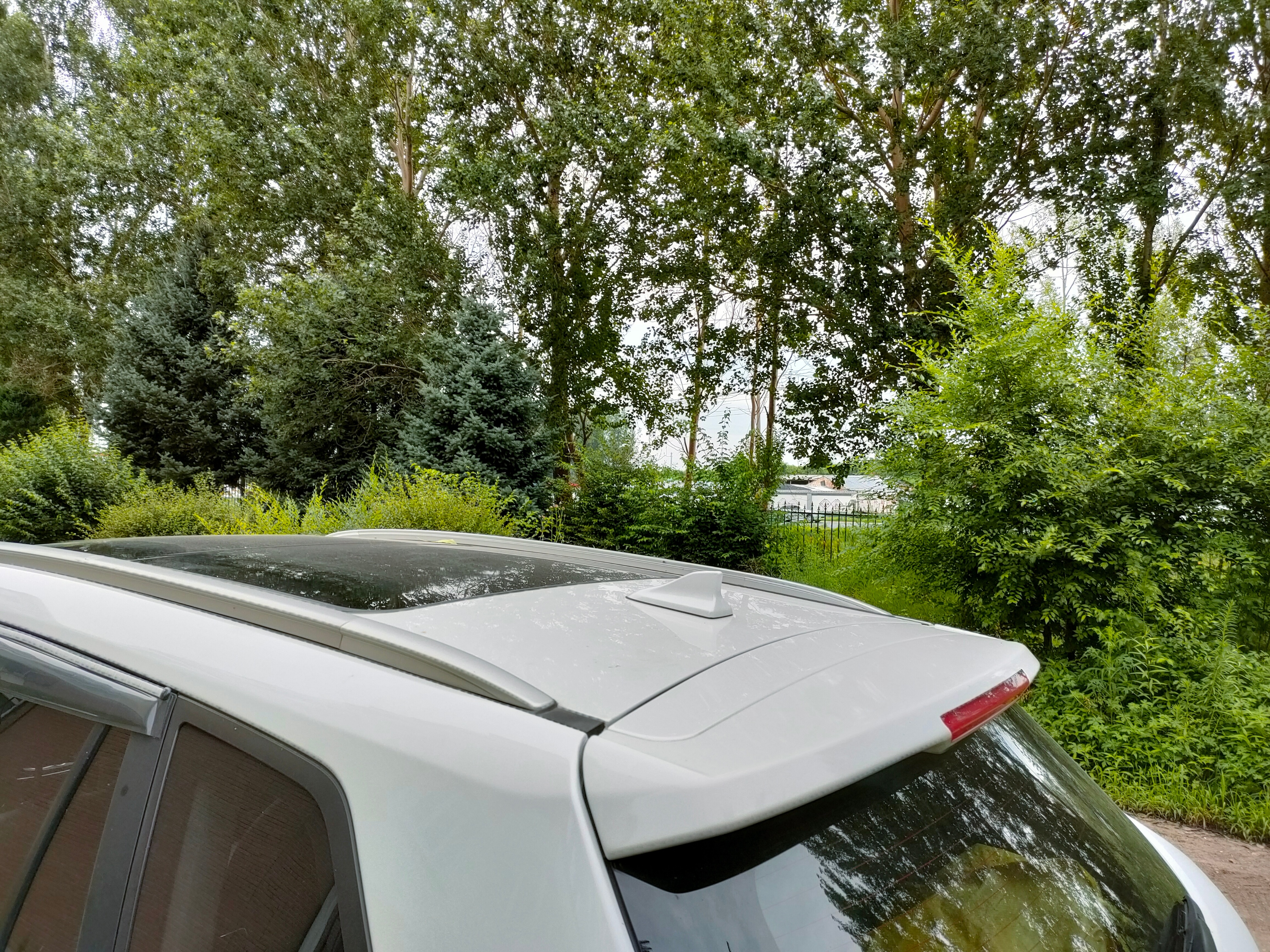 自制夏季玻璃水最佳配方不伤车,如何自制汽车玻璃水清洁效果好