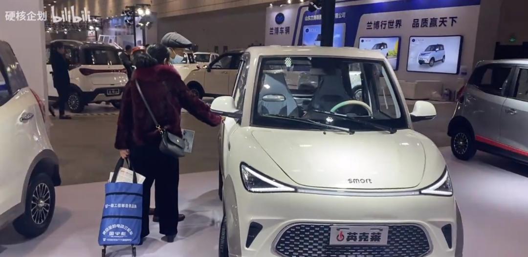 一代神车“老头乐”遭封杀禁止上路？大爷们破防：能开汽车谁买它