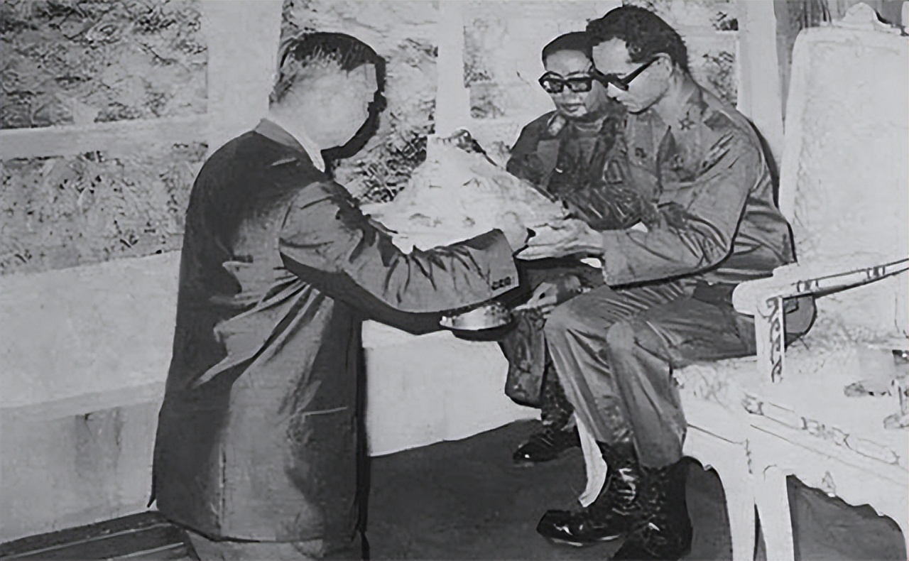 被抛弃的3000国军残部，留下6万后*开代**发美斯乐：店铺招牌是中文