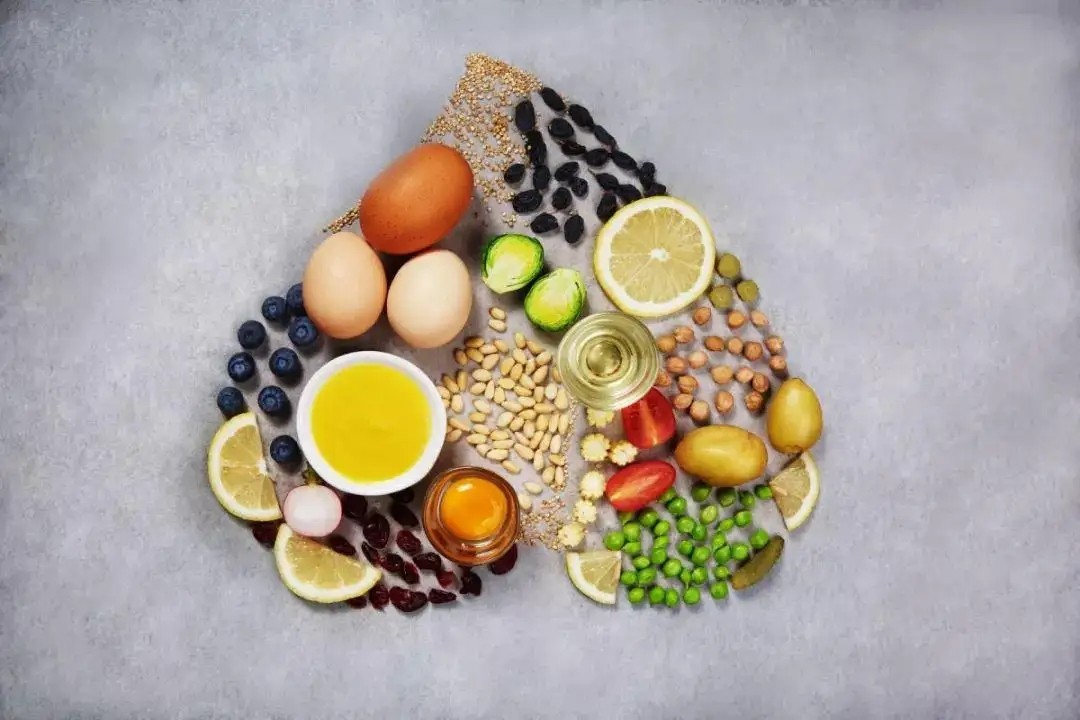 上厕所大便前硬后稀怎么回事,上厕所大便干硬怎么回事