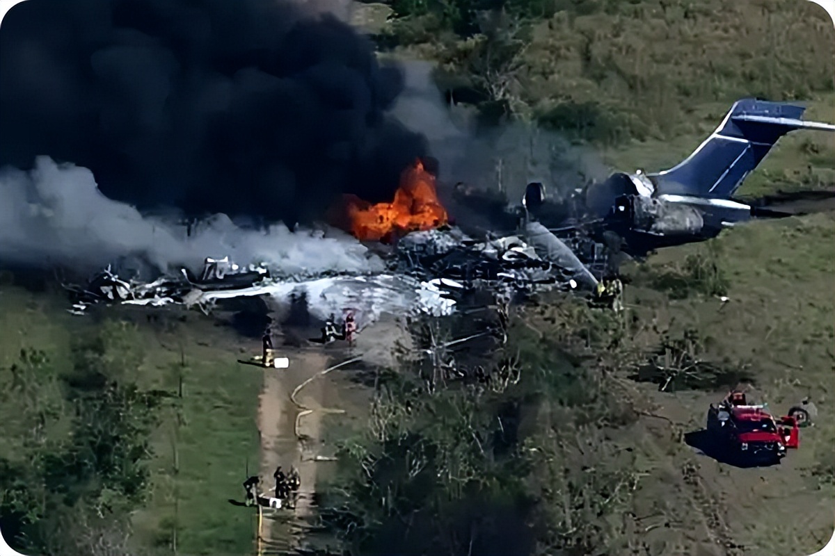 中国飞机十大空难事故模拟讲解,世界上十大最惨的飞机空难事件