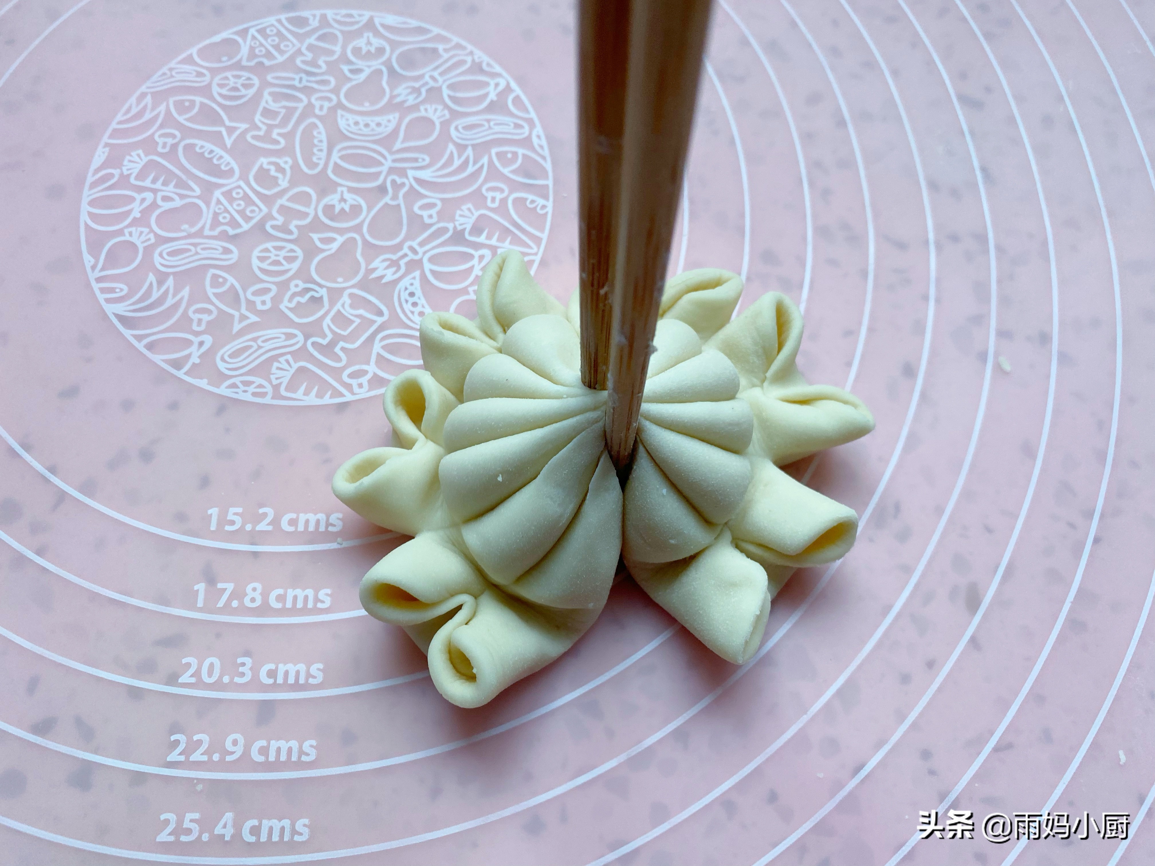 枣花馍馍简单做法,河南枣花馍馍的几种简单做法