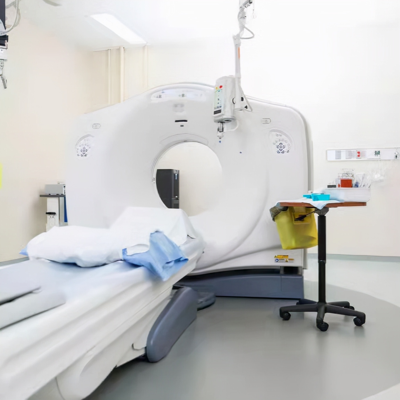 冠脉造影对身体有多大影响,做了冠脉造影对周围有辐射吗