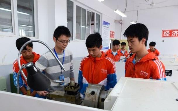 上不了高中不读技校还有机会吗,为什么读烂高中也不读技校