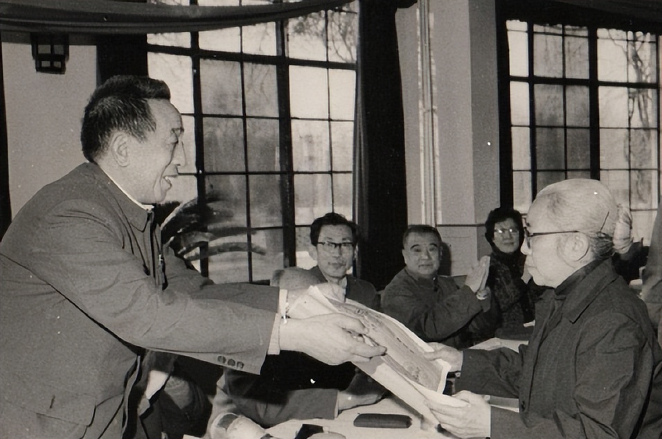 骆玉笙孙女回忆奶奶视频,骆玉笙孙女骆巍巍