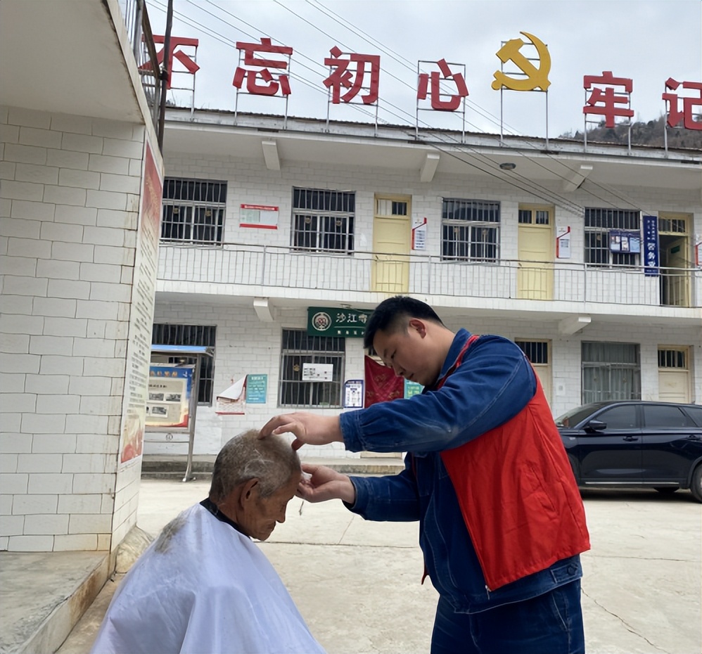 国网凤县供电公司：麝过青山草木香——国网凤县公司驻留凤关镇沙江寺村工作队乡村振兴工作手记