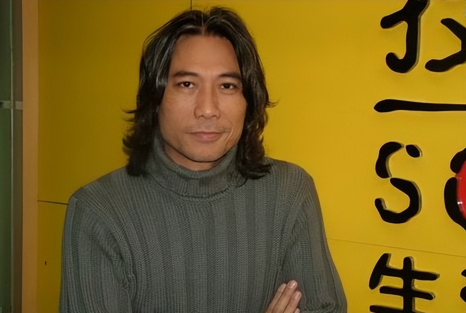 70岁香港摇滚教父夏韶声：情史胜过谢贤，与33岁女友只恋爱不结婚