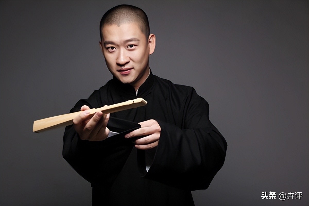 曹云金坦然面对黑粉们的评论,曹云金在直播中澄清曾经的事情