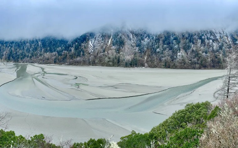 贡嘎徒步穿越子梅垭口,子梅垭口看贡嘎雪山蜀山之王