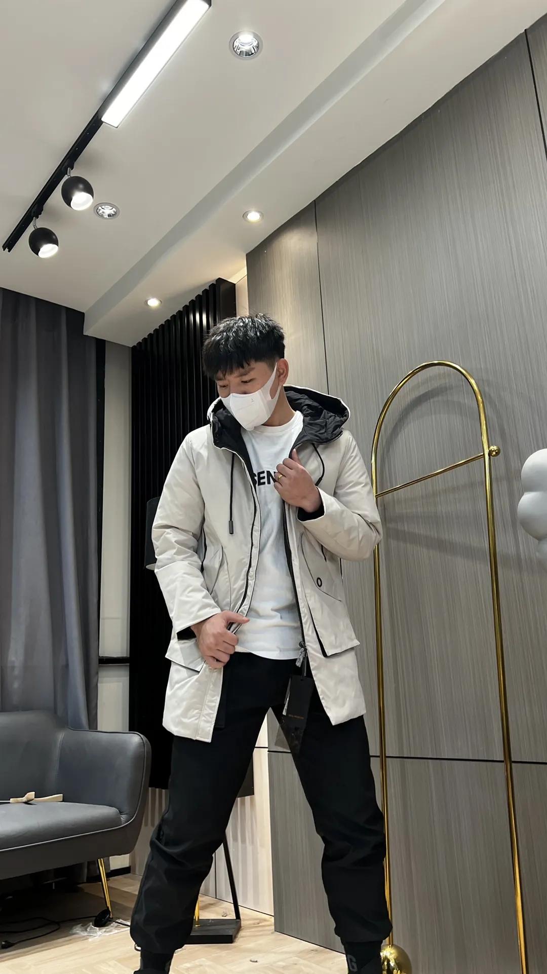 jeep男士中长款羽绒服,男士最新亮面羽绒服