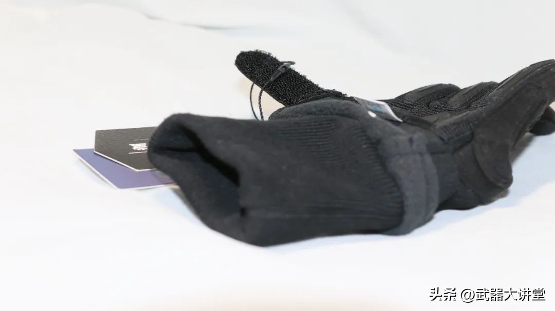 中国军队有战术手套吗,现役配发的战术手套