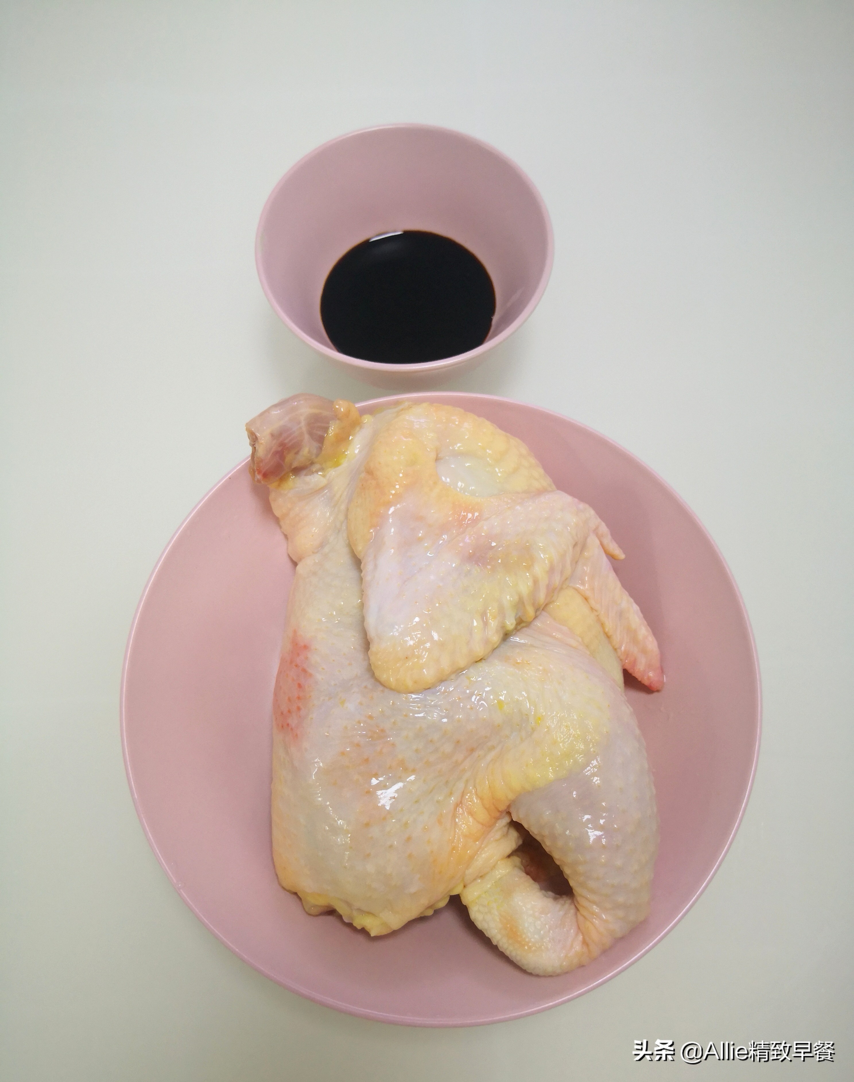 脆皮烤鸡做法烤箱教程,在家就能做的爆汁脆皮烤鸡