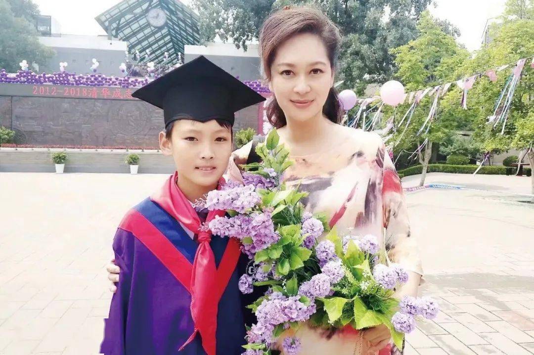 陈国军和刘晓庆离婚后的相遇节目,导演陈国军和刘晓庆有孩子没有