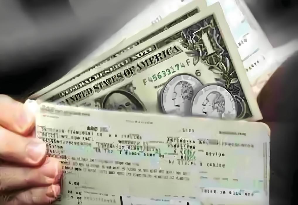 “求你退票吧！”男子买促销机票，20年后他成航空公司噩梦，为何