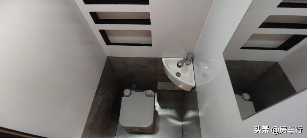 舜宇房车大通v90b型长轴高顶房车,飞翔最新大通v90b型房车短轴中顶