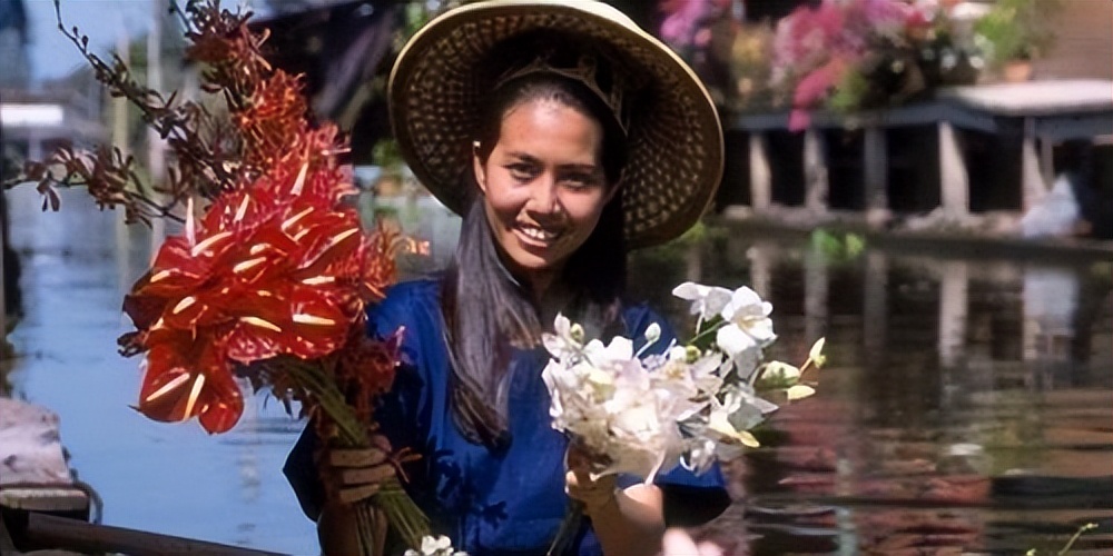 去泰国旅游别人要接你吗,去泰国旅游请导游