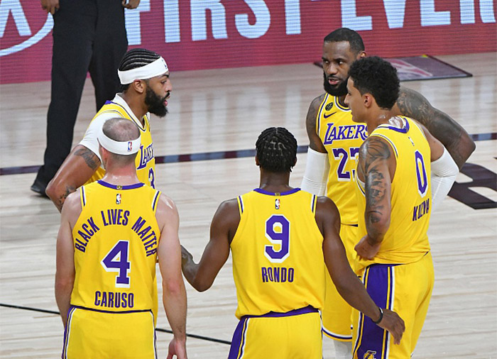 湖人20年是怎么打败掘金的,20年湖人打现在的掘金