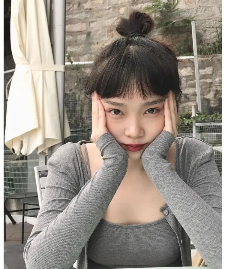 大脸女生必剪这3款刘海最显脸小,超显脸小的4款刘海赶紧去剪