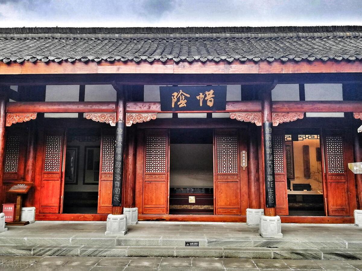 《醒世恒言》两县令竞义婚孤女