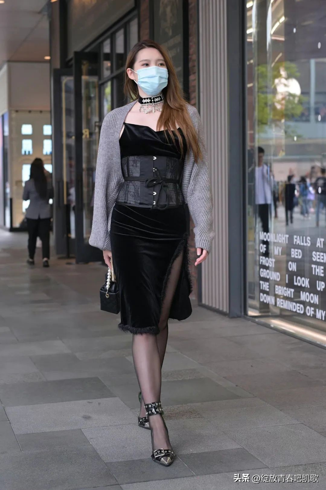 皮粉色高跟鞋搭配什么颜色的裙子,浪漫精致的粉色高跟鞋满满少女心