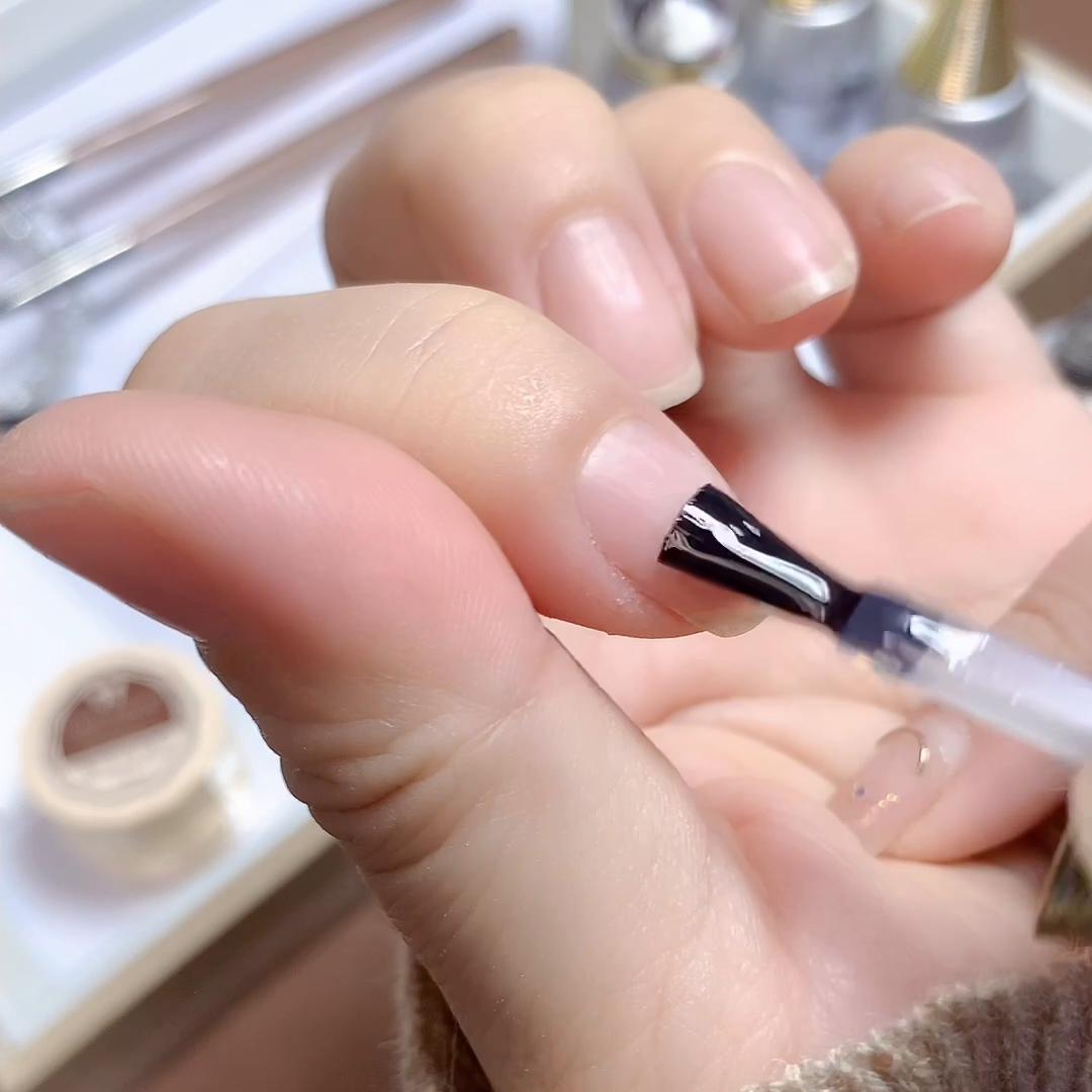 美甲新手入门教程简单大气美甲,超细致的美甲教程一遍就能学会哦