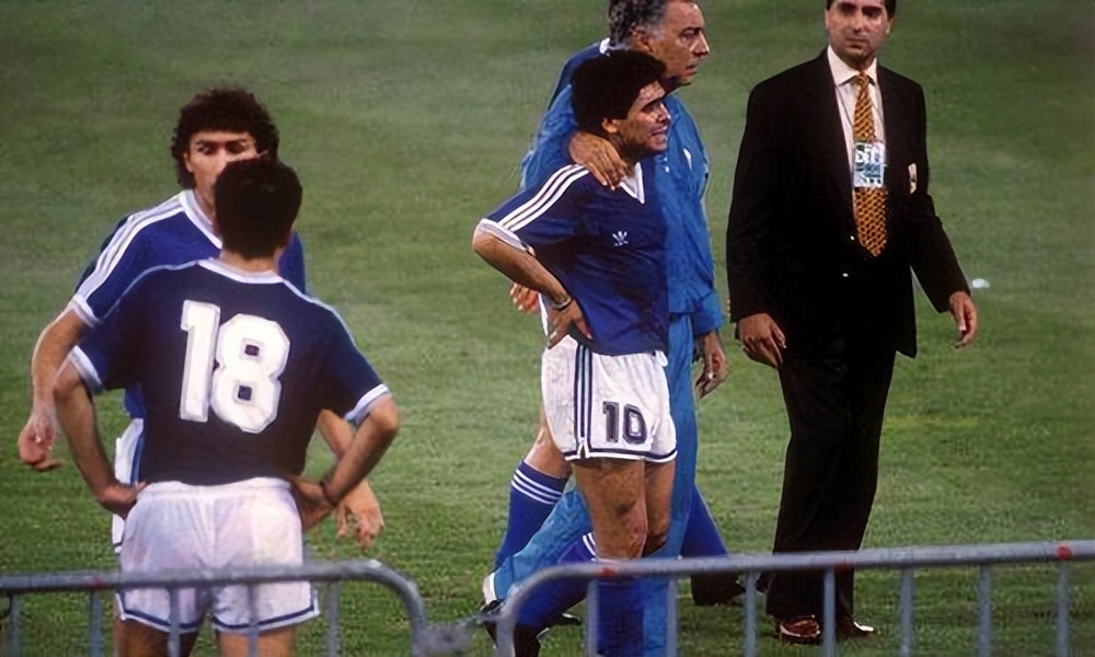 1990年世界杯主题曲意大利之夏,1990世界杯现场意大利之夏英文版