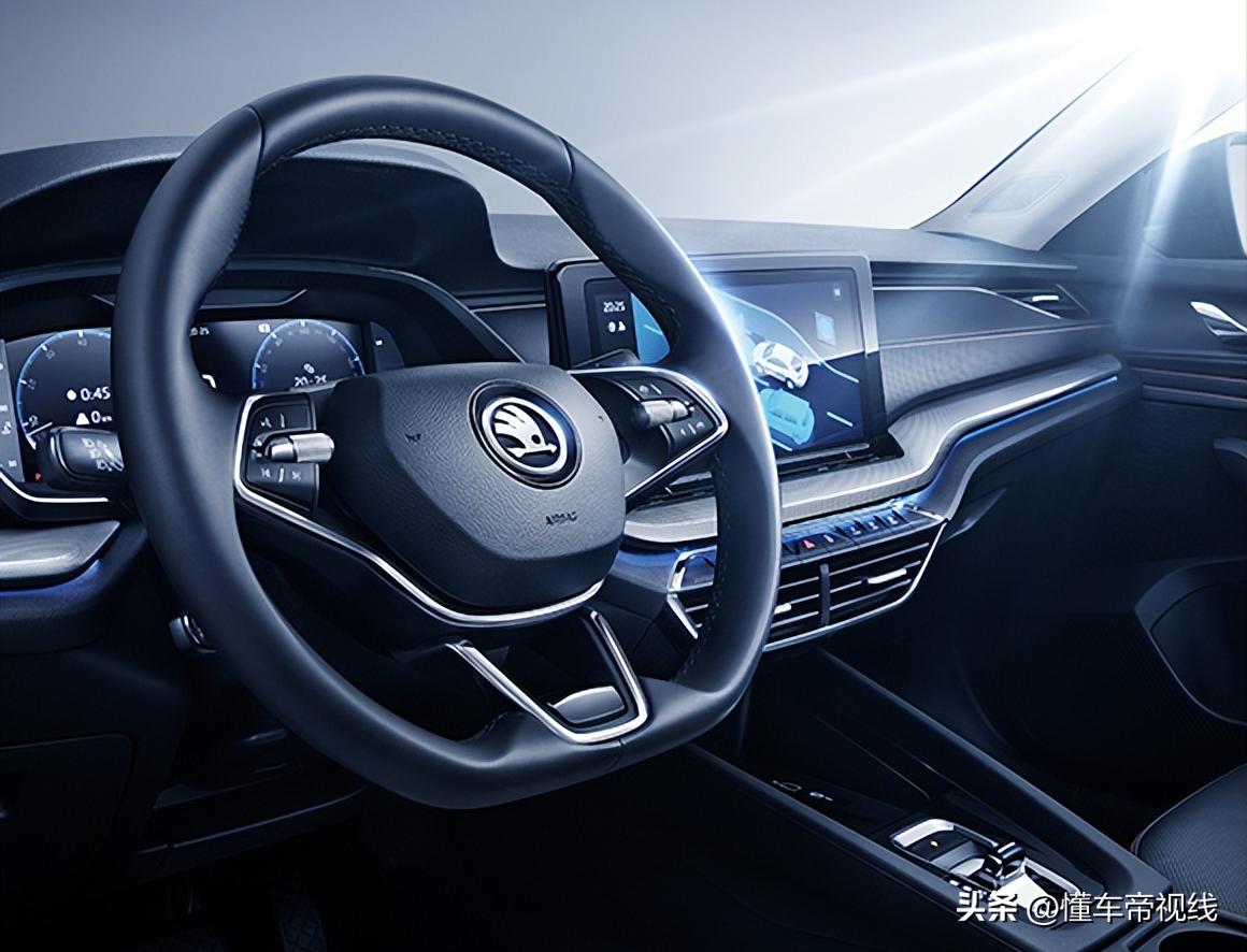 2022年明锐和凌渡哪个更值得买,凌渡跟斯柯达明锐后排空间哪个大