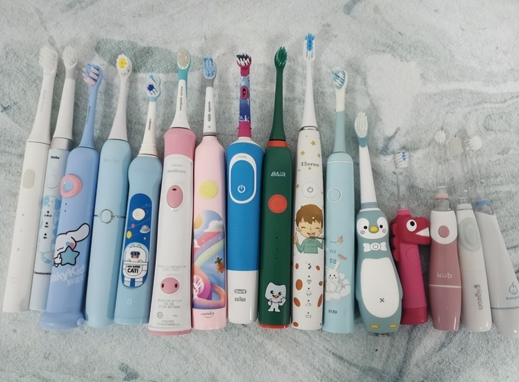 成人电动牙刷儿童用有什么问题,电动牙刷儿童1-3岁靠谱吗