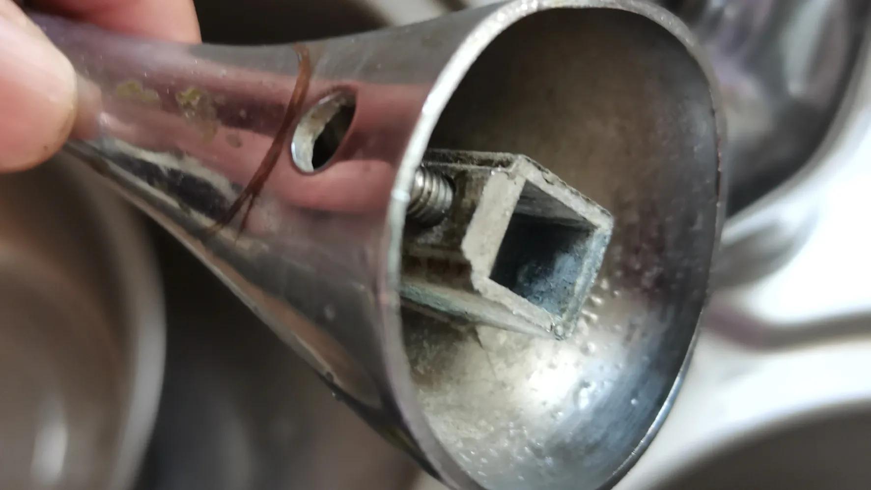 冷热水龙头换了阀芯还是漏水,洗脸盆水龙头阀芯漏水怎么处理