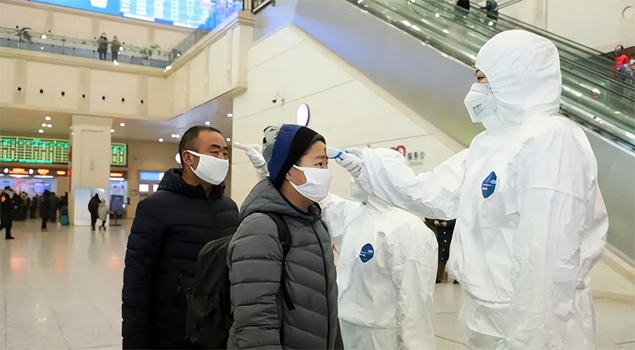 10万存银行如何能拿一个月工资,存银行一千万的待遇