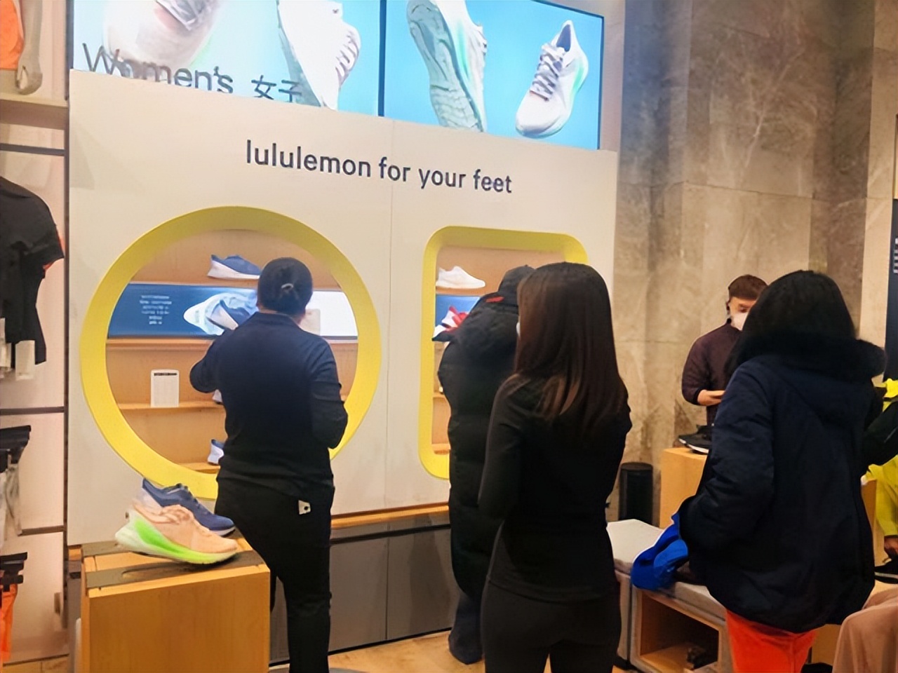 阿迪耐克50年纷争谁才是最终赢家,耐克阿迪最近做了什么