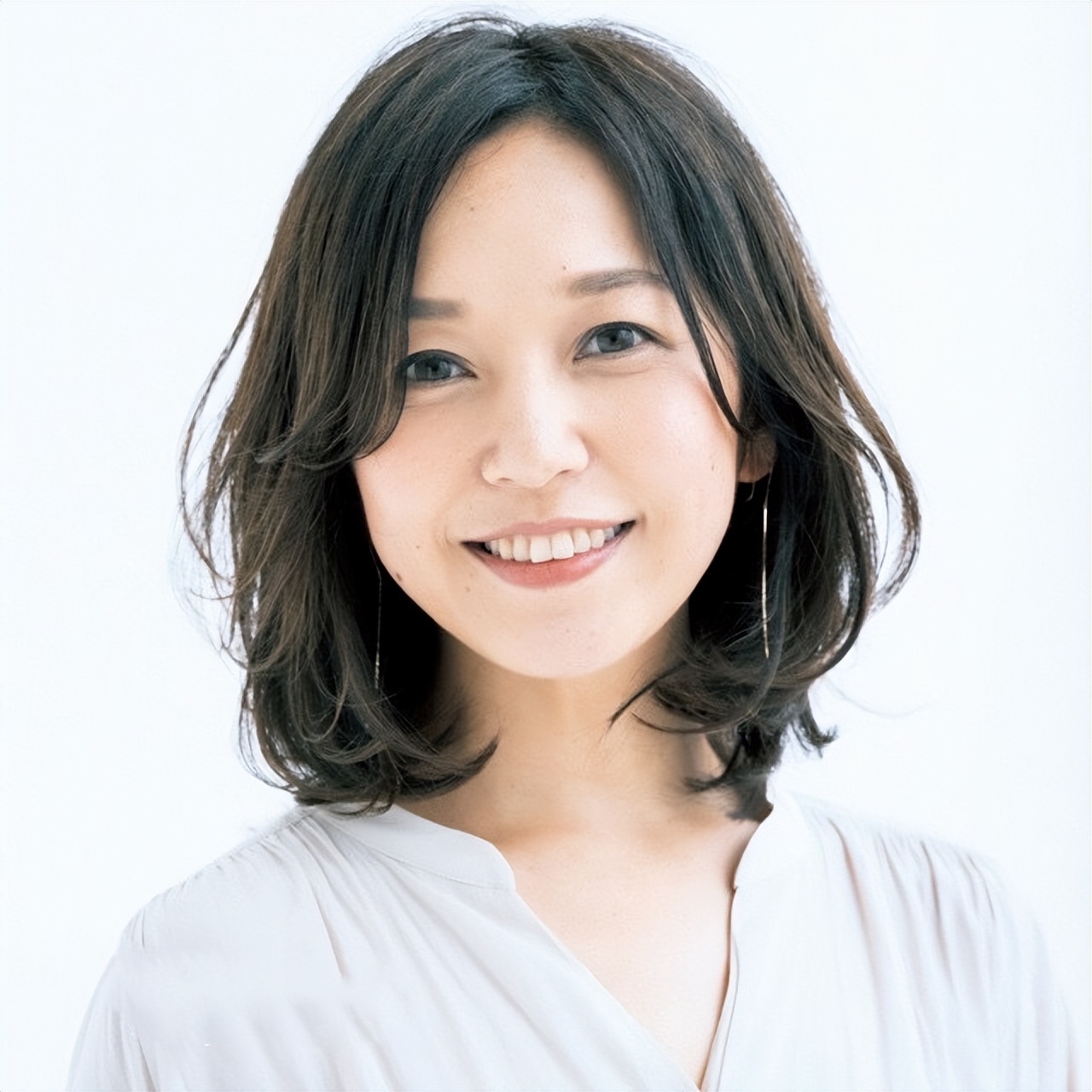 黑长直发量少烫什么卷发减龄,适合学生党的卷发纯黑粗发质