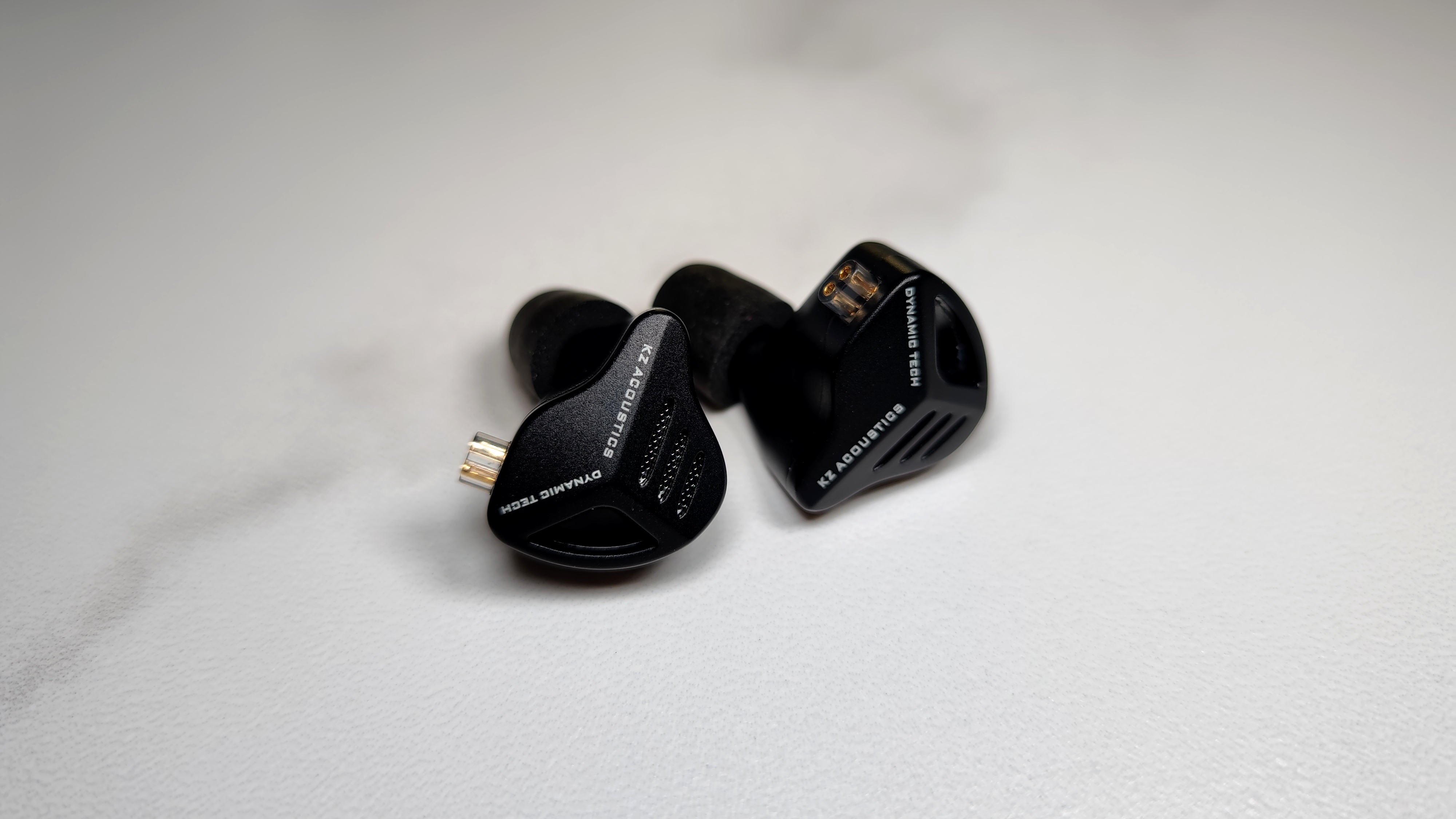 国产耳机kz怎么样,kzzsx12单元圈铁耳机评测