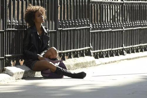 她4岁被*暴强**5岁遭割礼,12岁被卖给老头,成顶级超模后拯救无数女性