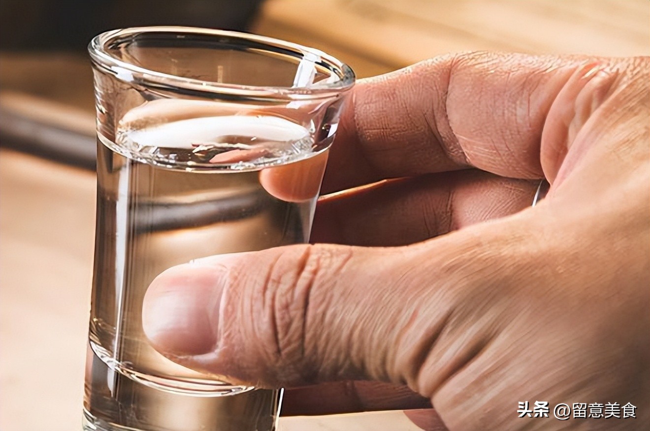 酒桌敬酒技巧和话语,酒桌上让你越混越好的五句敬酒词