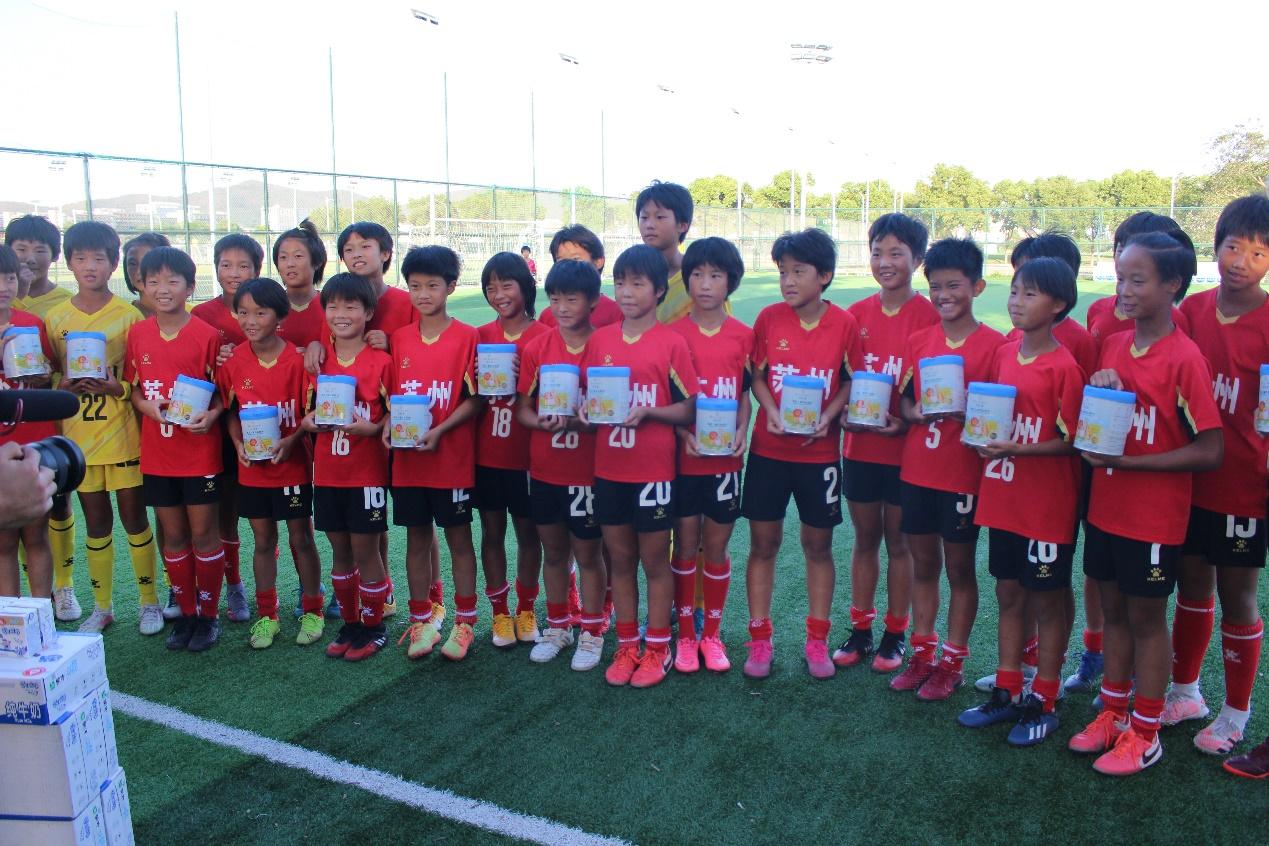 太湖边小玫瑰绽放中青赛公益行浦玮走进苏州香山实验小学