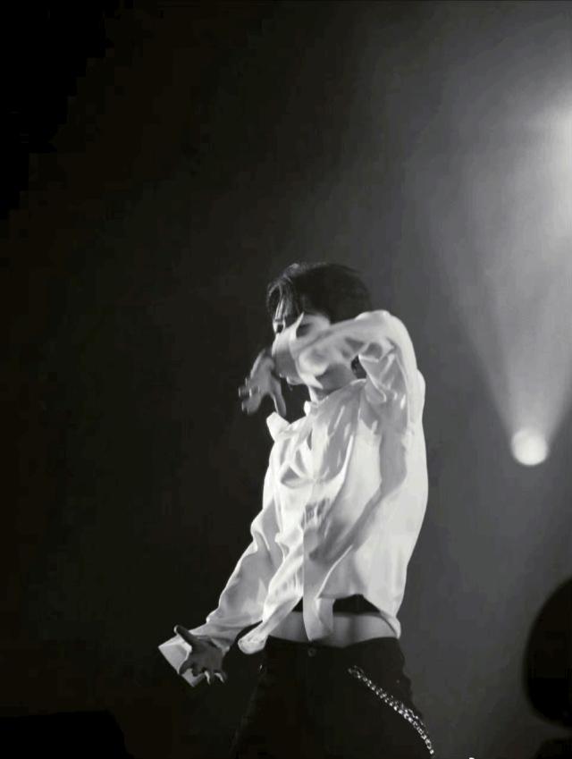 肖战用尽我的一切,肖战目前愿望