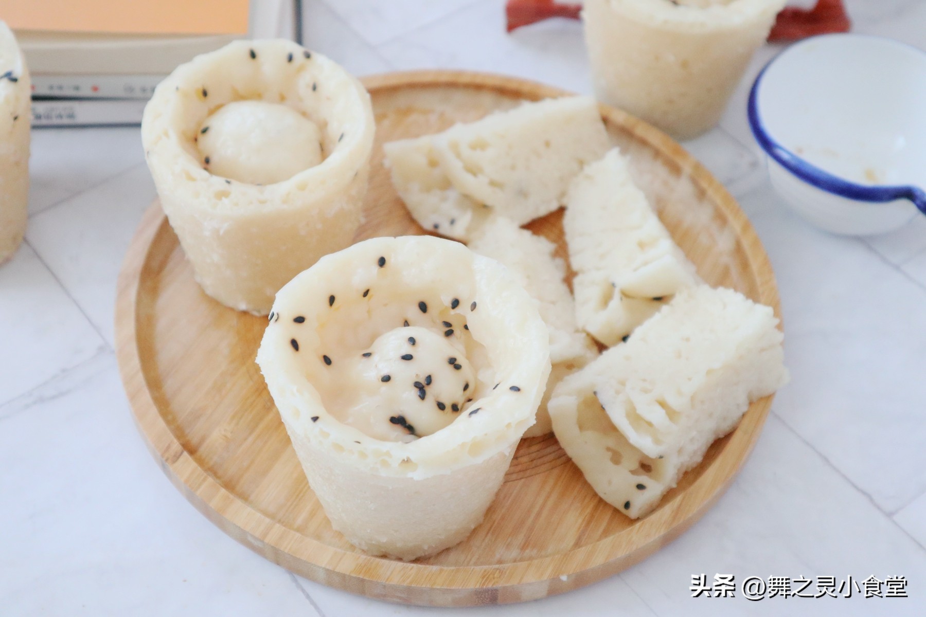 用牛奶和米粉做蛋糕,用米粉做蒸糕不加牛奶和鸡蛋