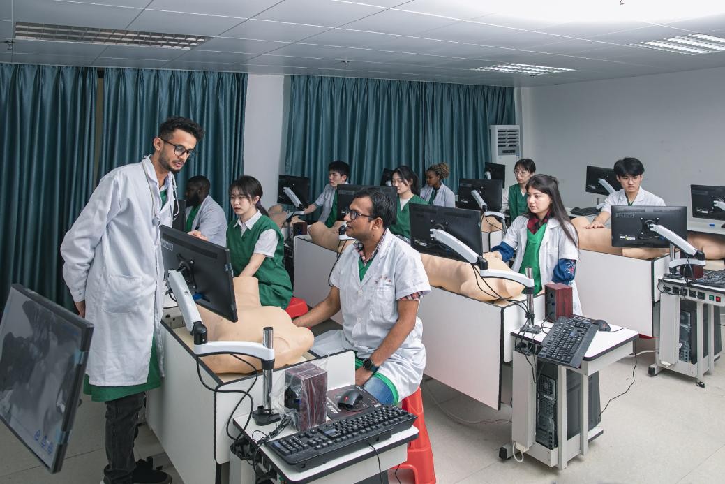 更名专家组进海南医学院了吗,海南医学院更名为什么没成功