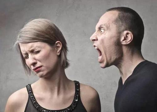 一点小事就能让老公发脾气,老公一点小事就发脾气是什么心理