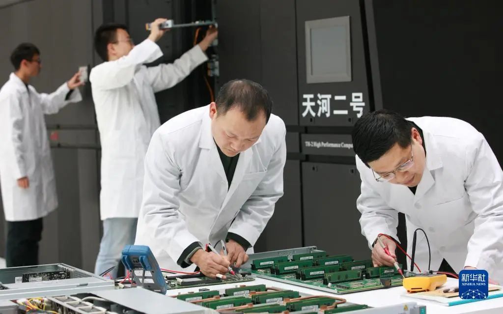 新时代改革强军的伟大实践——*党**中央和习主席领导指挥深化国防和*队军**改革综述